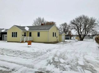 402 5th St SE, Rugby, ND 58368
