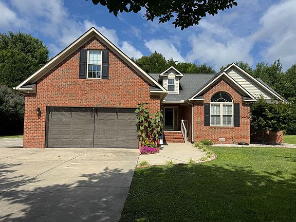 2nd image of 105 Owls Nest Ct