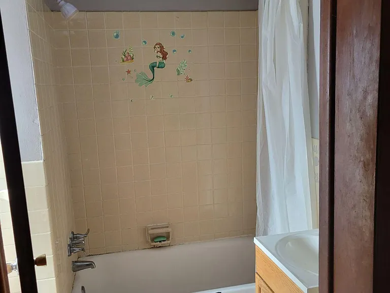 641 Walnut St #3 — Photo 9