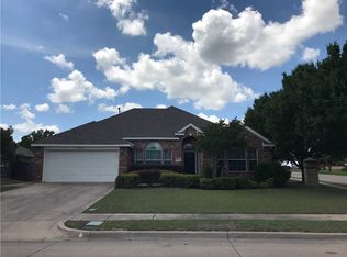 2700 Briarcrest Dr, Burleson, TX 76028