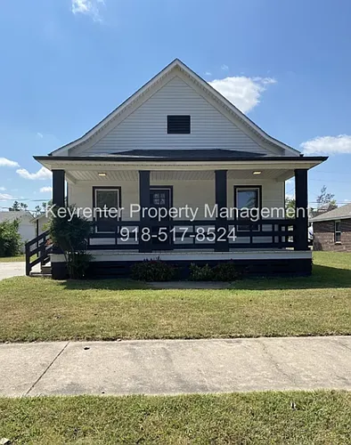 317 E Will Rogers Blvd Photo 1