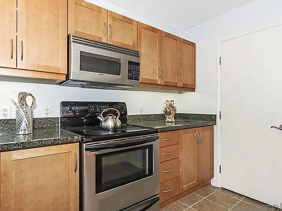 5th image of 427 9th Ave #806-1