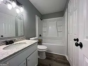291 W Johnson St #401 — Photo 6