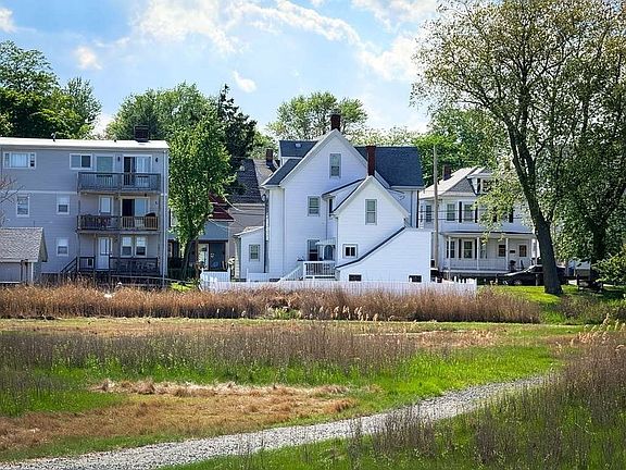 3rd image of 66 Sunnyside Ave