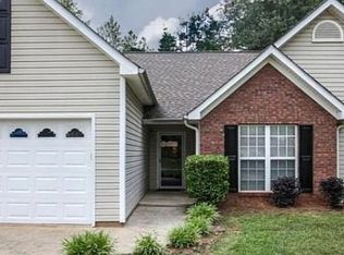 733 Creekview Dr, Hoschton, GA 30548