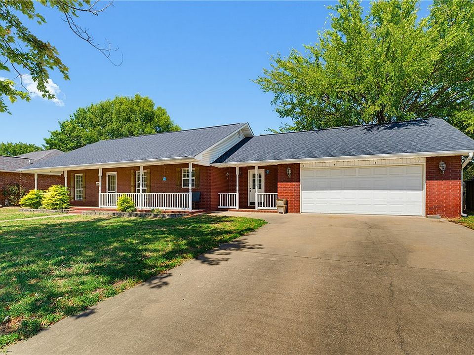 1st image of 344 Wilson Dr