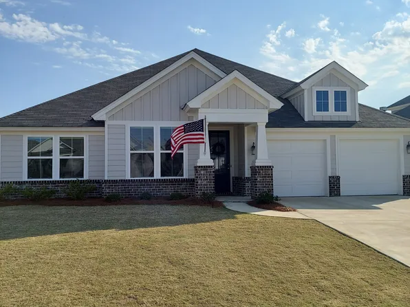 9352 Crescent Lodge Cir, Pike Road, AL 36064