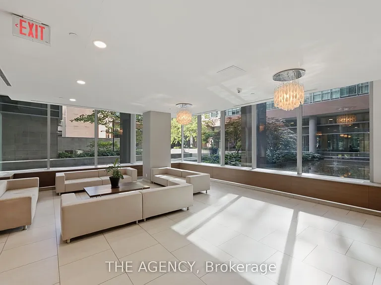 112 George St S #S1006 — Photo 4