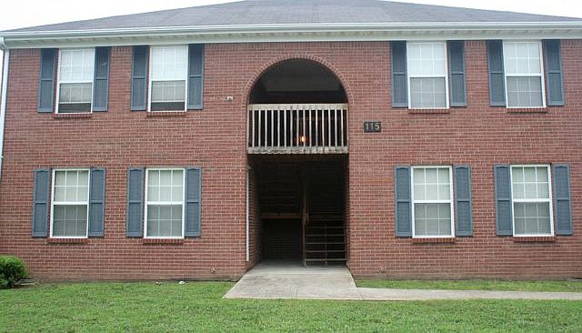 1st image of 115 Woods Trl APT 4