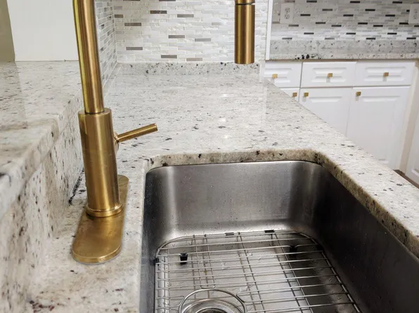 20322 Beechwood Ter Unit 301, Ashburn, VA 20147