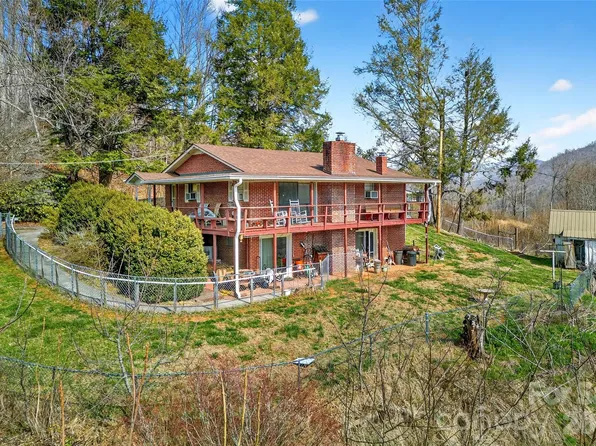 1306 Fork Mountain Rd, Bakersville, NC 28705