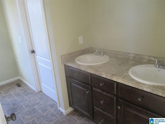 5th image of 647 Deans Ferry Rd