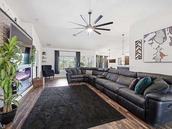 4th image of 4122 NE 20th Ct