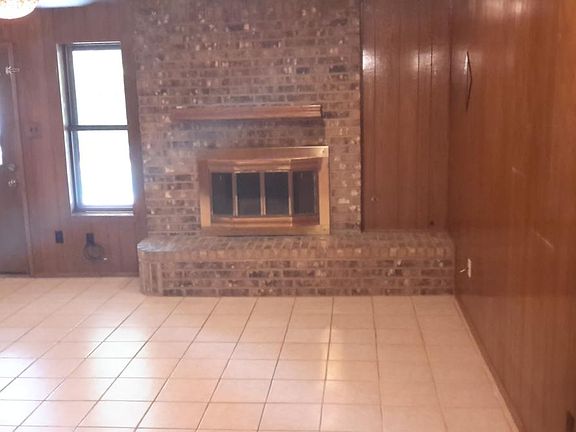 2nd image of 3242 Westchester Dr