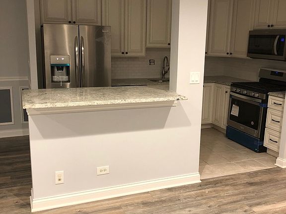 3rd image of 1230 Park Ave W APT 234
