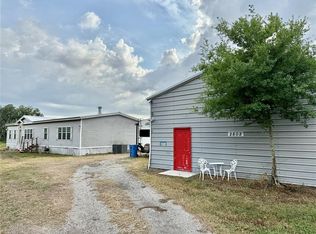 2802 Stewart Acres Ln, Plant City, FL 33566