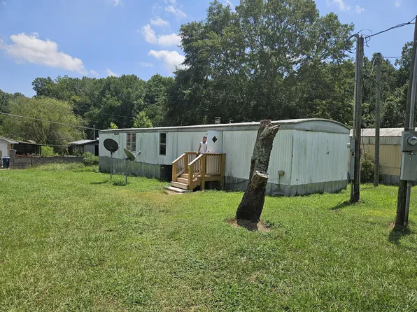 295 E Wright St, Winder, GA