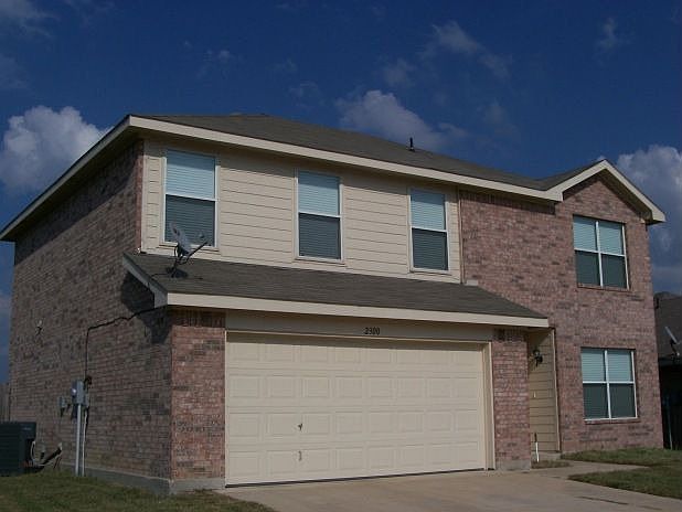 1st image of 2604 Simmons Dr
