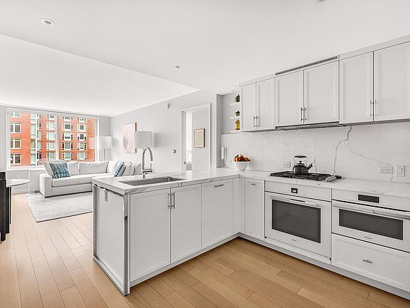 5th image of 212 Warren St APT 7N