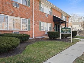 247 S Kinderkamack Rd