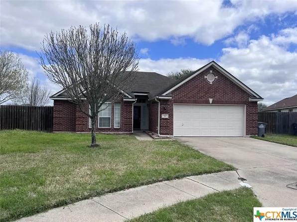 105 Arabian Dr, Victoria, TX 77904