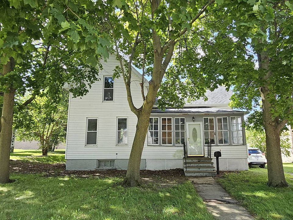 1st image of 210 E Main St