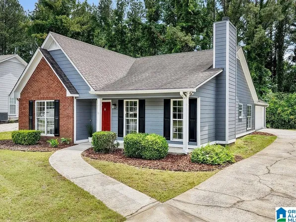 221 Brentwood Dr, Alabaster, AL 35007