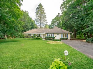 26 Cherry Tree Rd, Loudonville, NY 12211