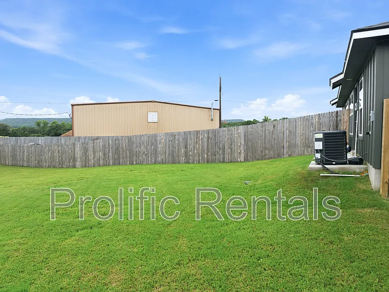 1247 Concord Dr #A — Photo 20