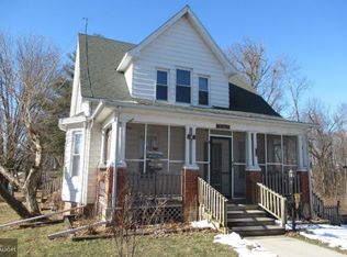 811 N 7th St, Hamilton, IL 62341