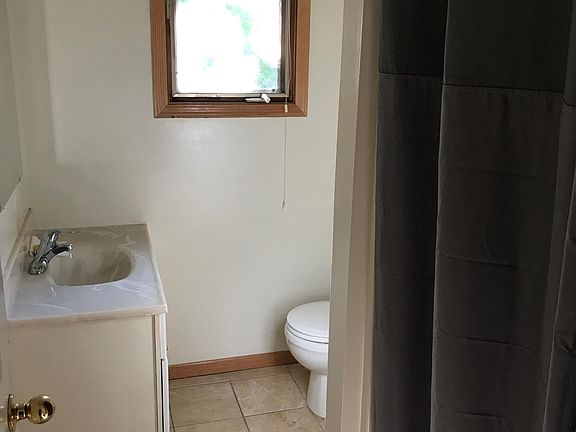 Lower Level Bath