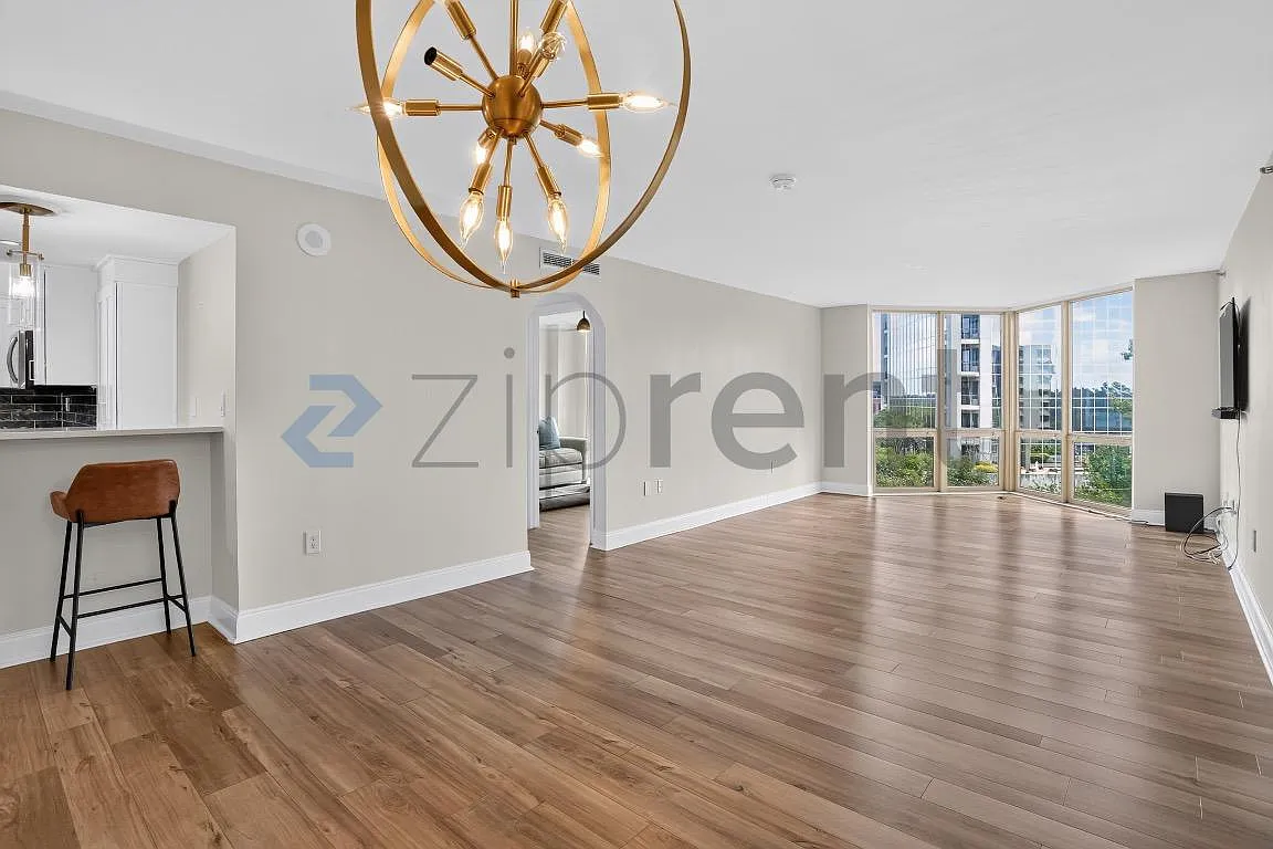 2 bed, 1260 sqft, $2,400 — Photo 4