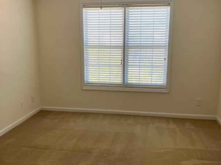 715 Clearwater Ct #L — Photo 8