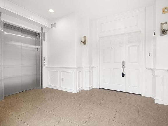 4th image of 11961 Darlington Ave Unit 101