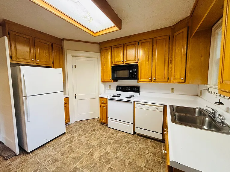 606 Preston Ave — Photo 9