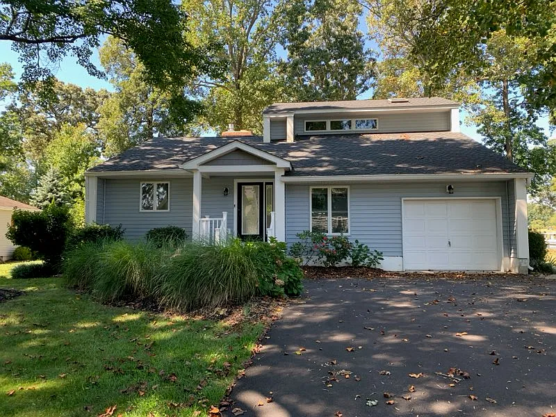 3 bed, 1900 sqft, $2,600 — Photo 2