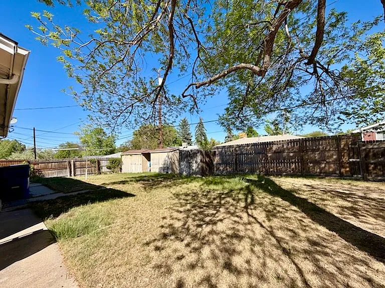 180 Laurel St — Photo 22