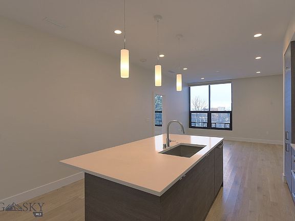 5th image of 5 W Mendenhall St #423