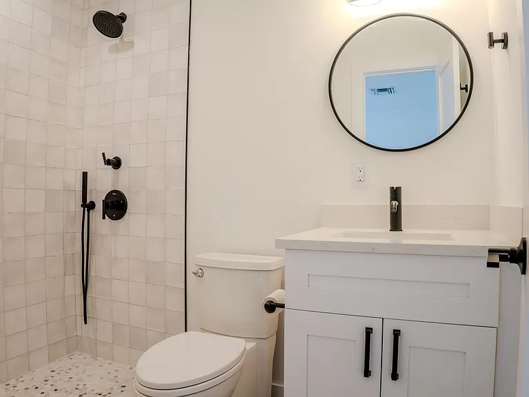 238 SE 1st Ave #4 — Photo 7