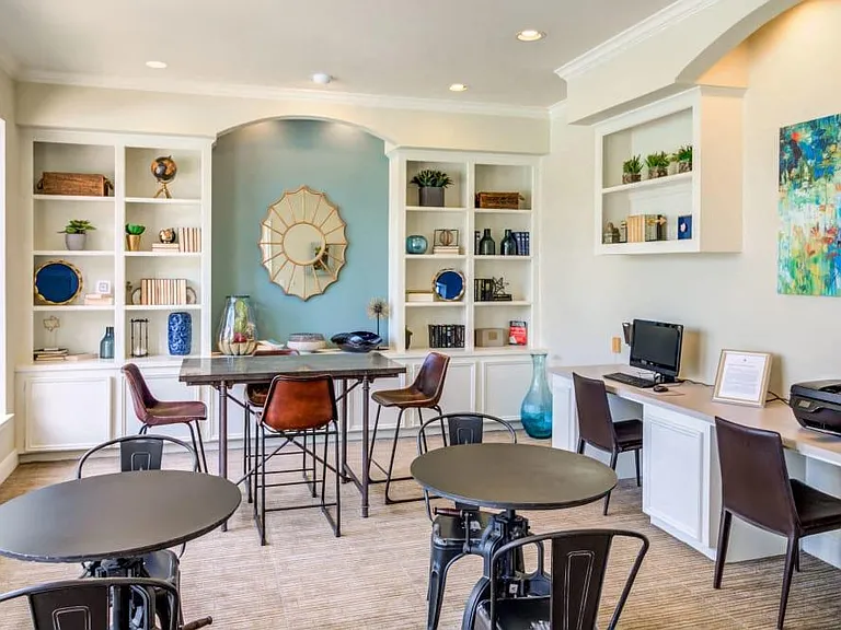 Signature Point Apartment Homes — Photo 3