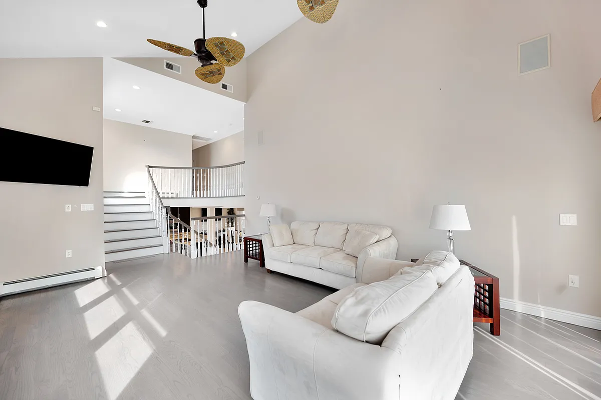 Building Photo - 36A Prescott St