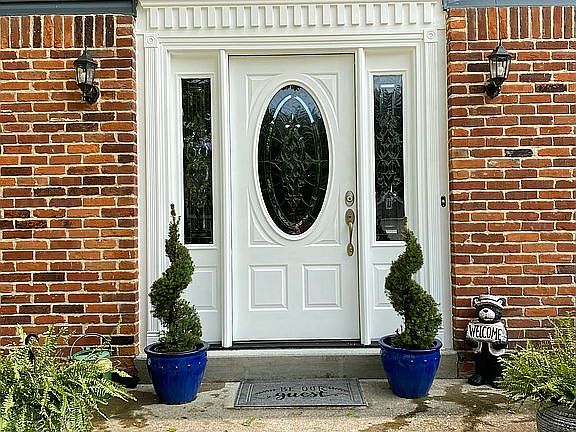 5th image of 2102 Heather Glen Dr