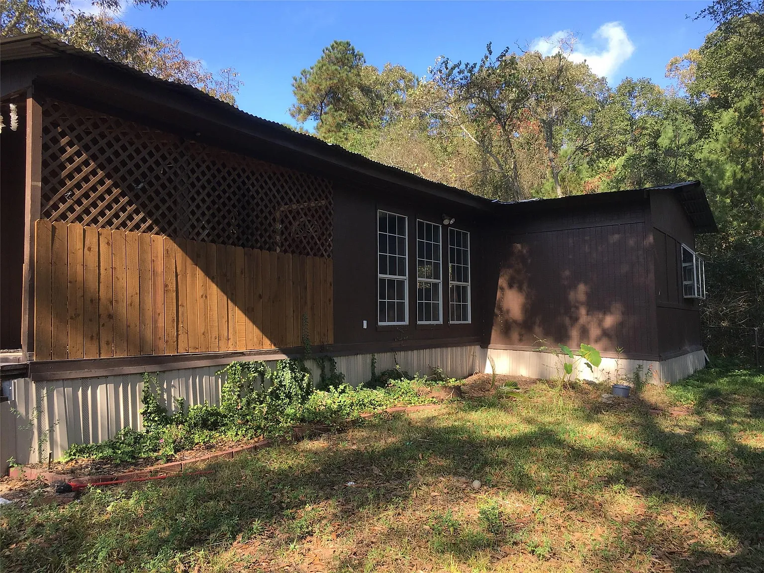 4 bed, 2.0 bath, 1876 sqft, $1,600 — Photo 2