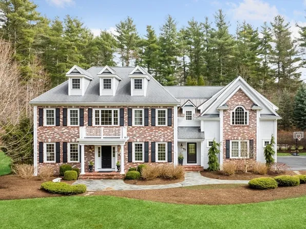 25 Cole Dr, Medfield, MA 02052