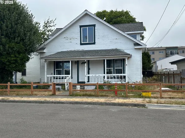 238 Oak St, Florence, OR 97439