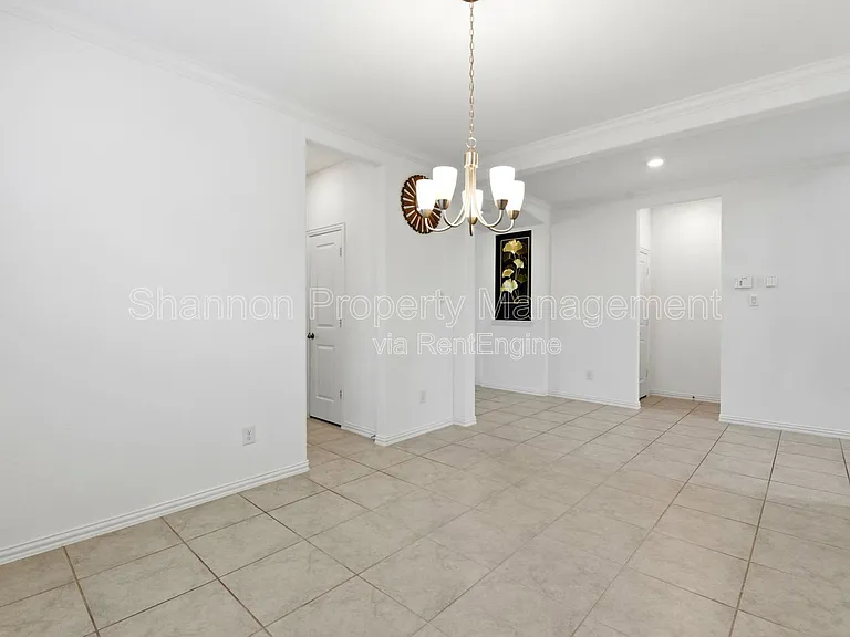 1618 Rosedale Dr — Photo 9