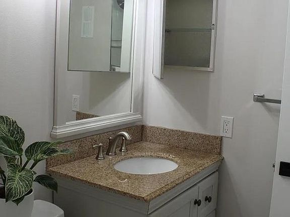 5th image of 3300 W Rolling Hills Cir #6A