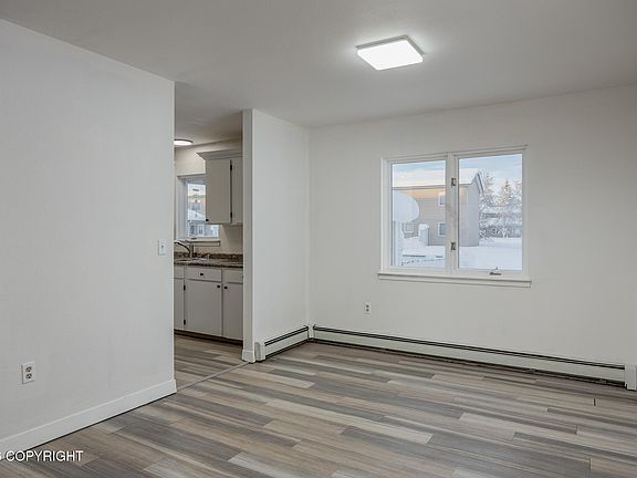3rd image of 1212 Bainbridge Blvd