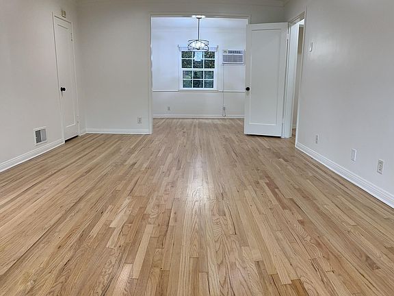 3rd image of 3249 Rowena Ave #4