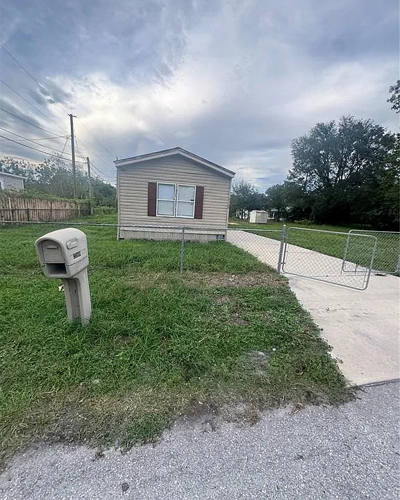 2360 Plum Ave